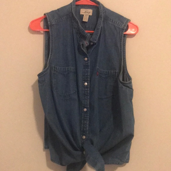 Levi’s Denim Top - COASTAL COWGIRL 🤠 🌊 - Picture 1 of 5